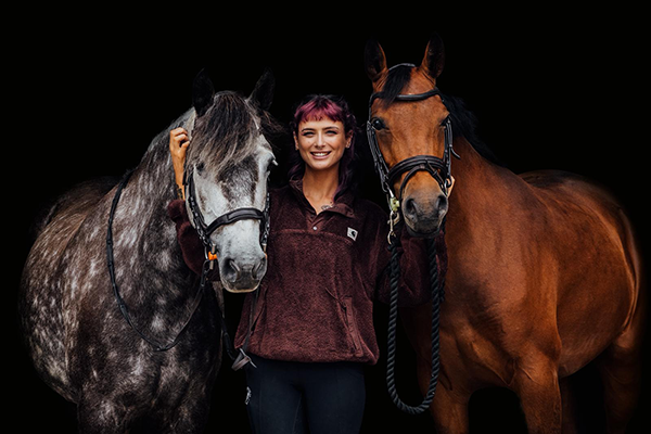 Molly Piper from the social media Mollyandthegreys with her two horses Misty and Mocha